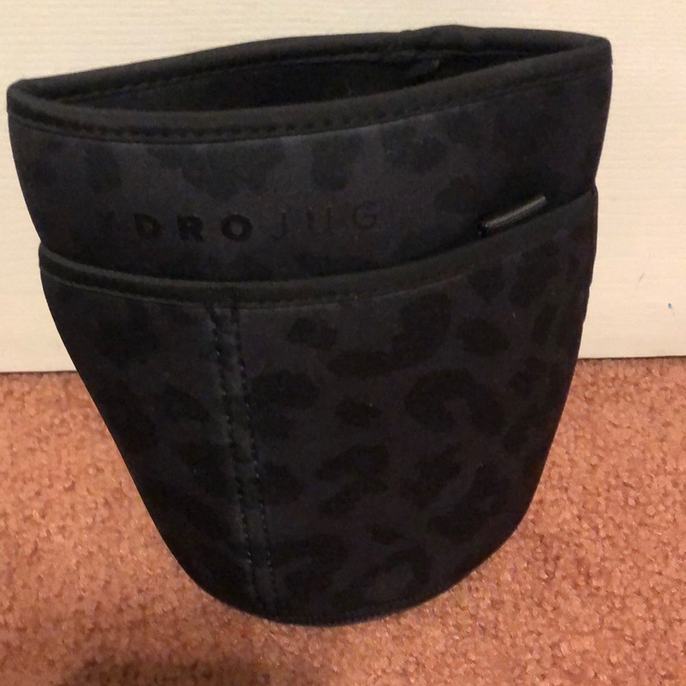 Black leopard Hydrojug Holder Sleeve